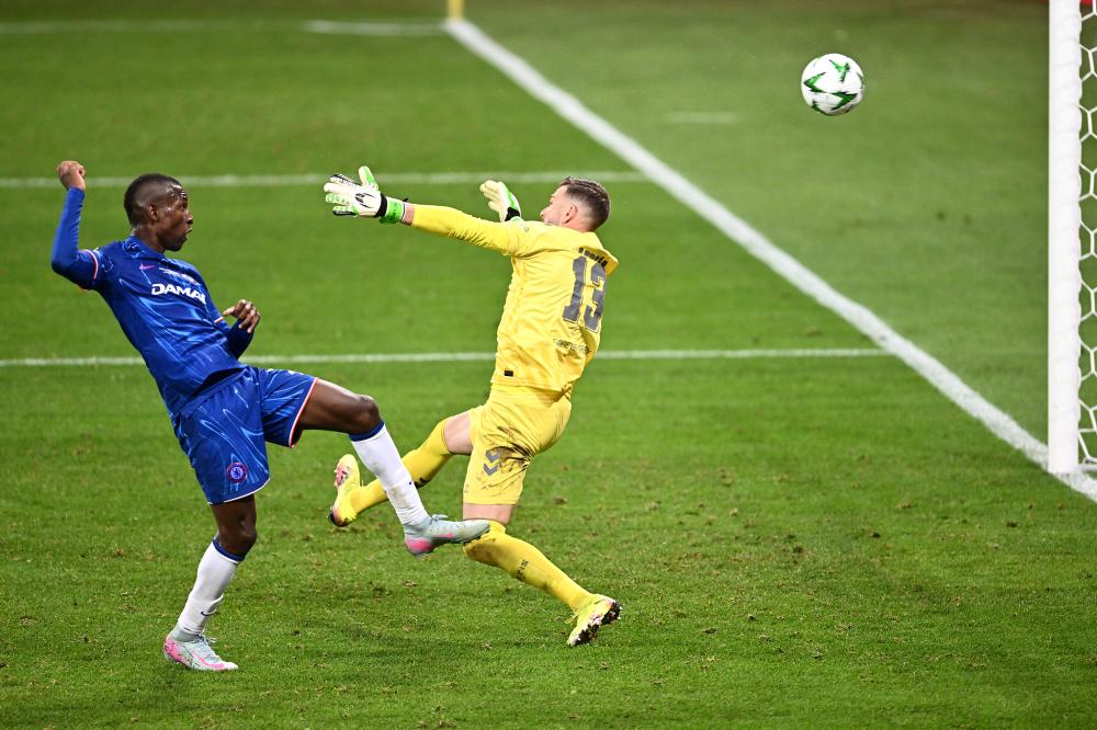 凌晨4点：欧冠19亿欧元对决，利物浦19人战国米，萨拉赫被弃！